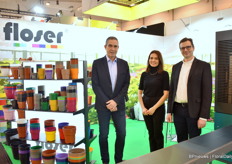 Ronald van Dijk van Henke met Katarzyna Sterna en Robert Sterna van Floser. At the show, they announced that Henke obtains exclusive sales rights from Floser for the Dutch, German, and Belgian markets (https://www.floraldaily.com/article/9594541/henke-obtains-exclusive-sales-rights-from-floser-for-the-dutch-german-and-belgian-markets/)  